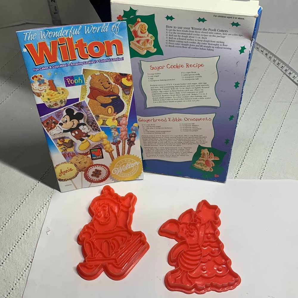 Vintage Wilton Disney Winnie the Pooh Merry Christmas Cookie Cutter
